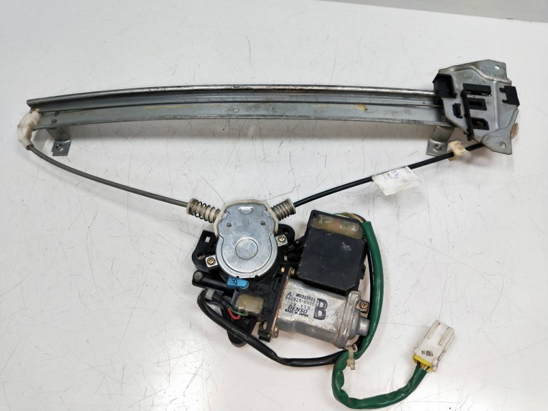 Recambio de elevalunas delantero derecho para mitsubishi galant berlina (ea0) 2400 gls referencia OEM IAM MR280666 0620200095 4P