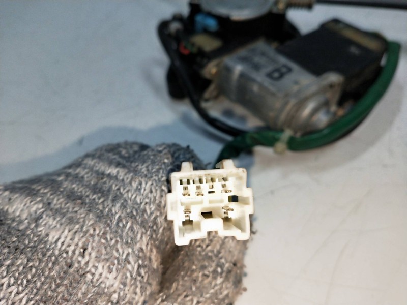 Recambio de elevalunas delantero derecho para mitsubishi galant berlina (ea0) 2400 gls referencia OEM IAM MR280666 0620200095 4P