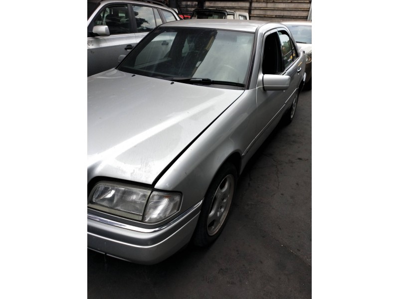mercedes clase c (w202) berlina del año 2005
