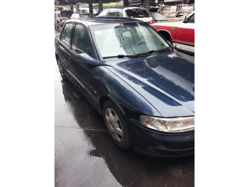 opel vectra b berlina del año 2001