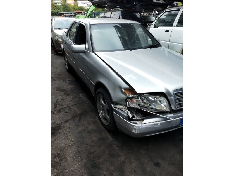 mercedes clase c (w202) berlina del año 2005