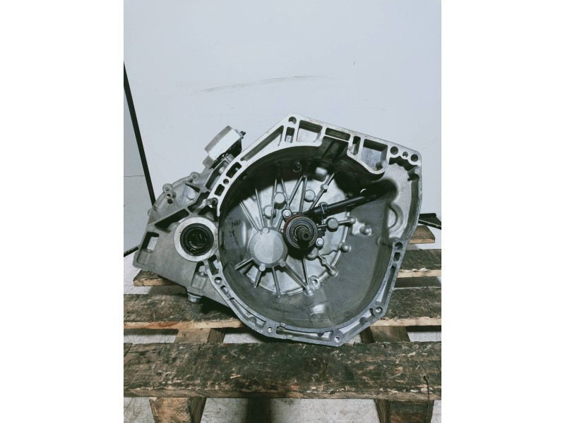 Recambio de caja cambios para renault megane iii berlina 5 p dynamique referencia OEM IAM TL4068 S017380 6V