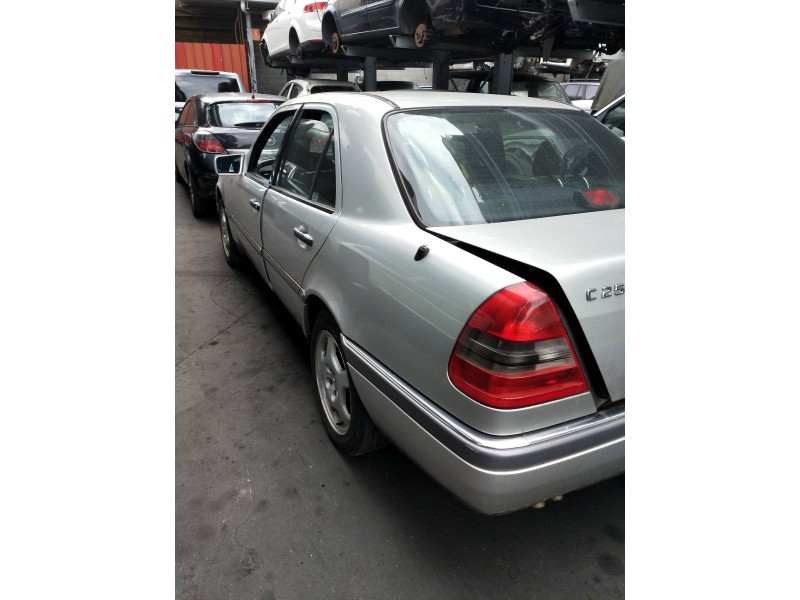 mercedes clase c (w202) berlina del año 2005