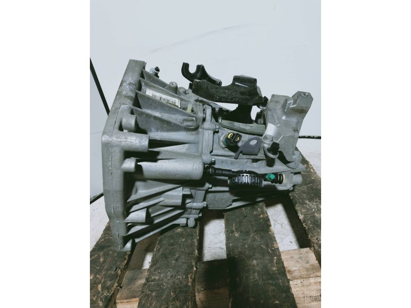 Recambio de caja cambios para renault megane iii berlina 5 p dynamique referencia OEM IAM TL4068 S017380 6V