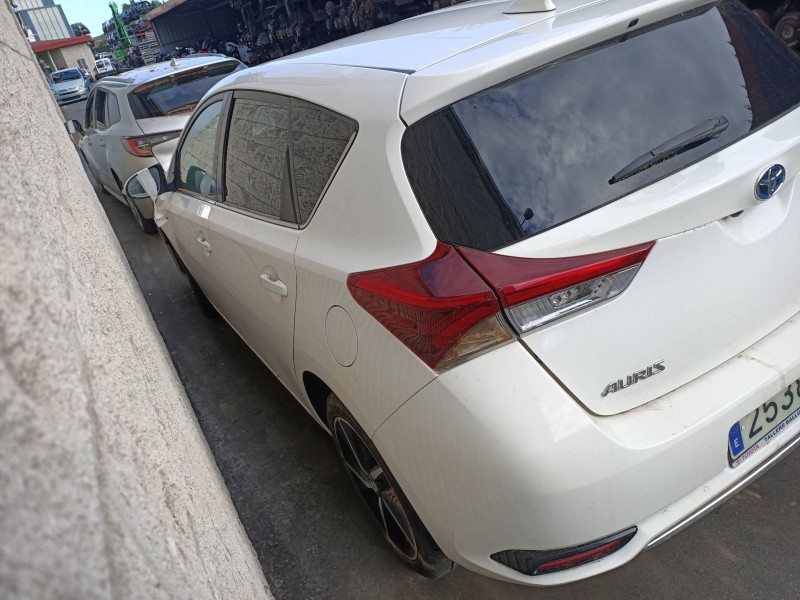 toyota auris del año 2017