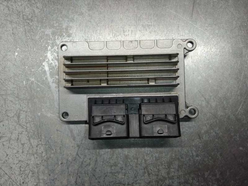 Recambio de centralita motor uce para renault clio ii fase i (b/cbo) 1.2 16 v rt (b/cb05/w) referencia OEM IAM IAW5NR2CE1 820018