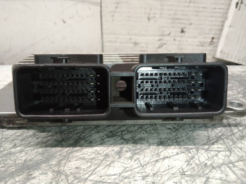 Recambio de centralita motor uce para renault clio ii fase i (b/cbo) 1.2 16 v rt (b/cb05/w) referencia OEM IAM IAW5NR2CE1 820018