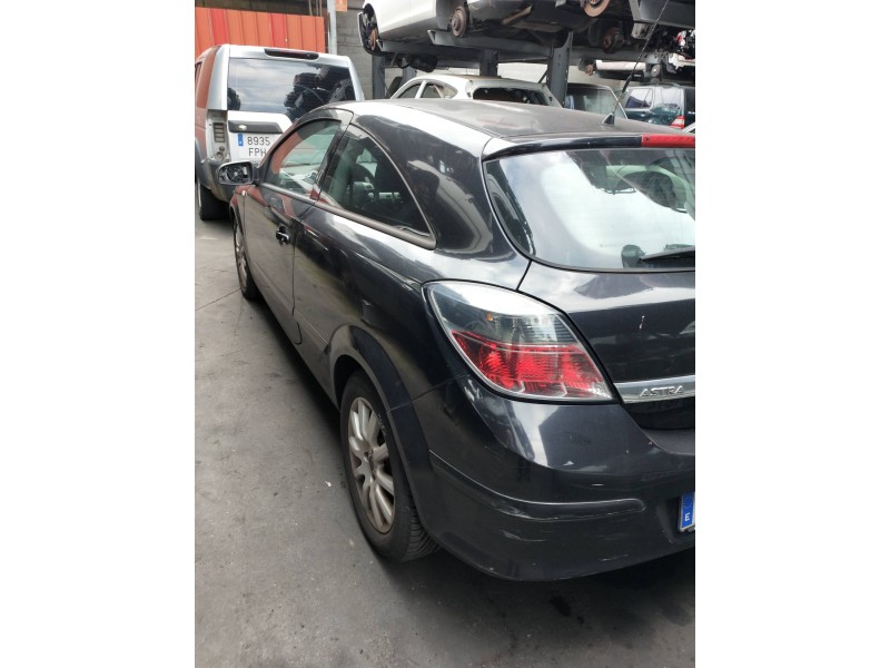 opel astra gtc del año 2007