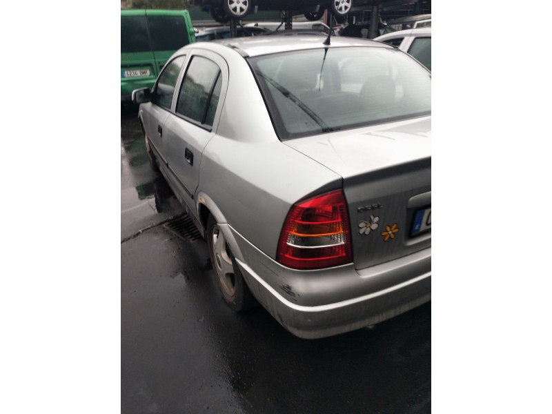 opel astra g berlina del año 1998