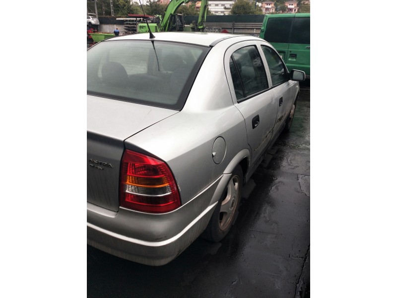 opel astra g berlina del año 1998