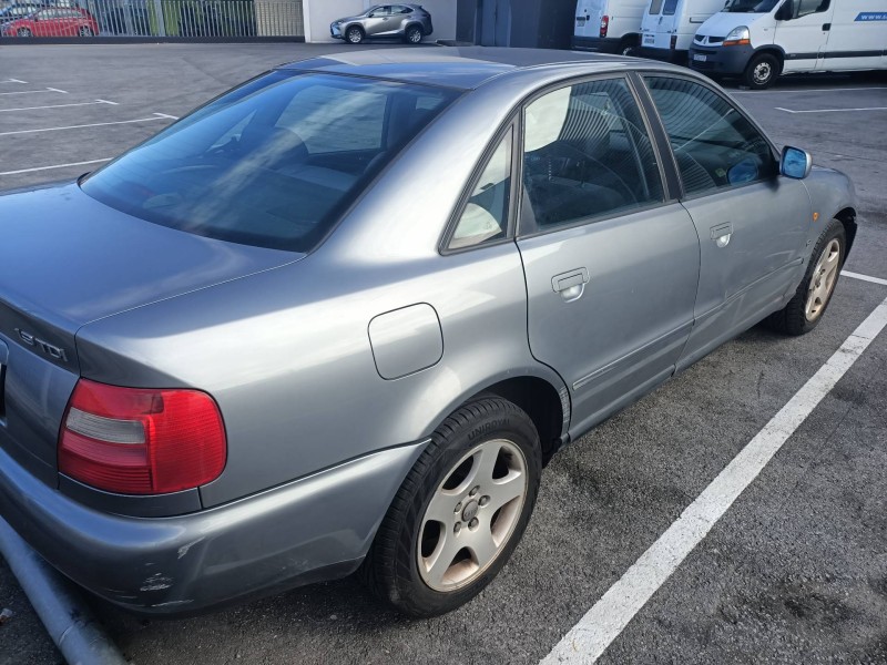 audi a4 berlina (b5) del año 2001