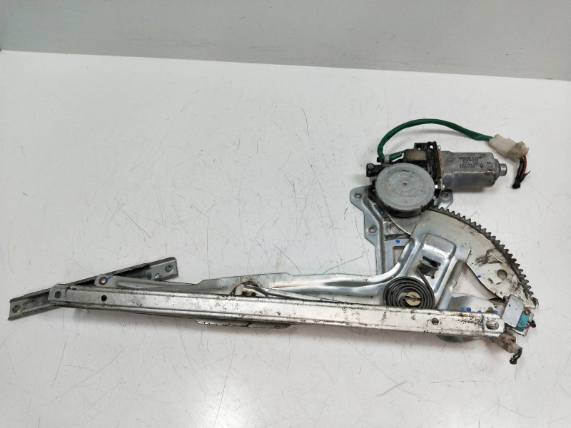 Recambio de elevalunas delantero derecho para mitsubishi l 200 (k6/7) referencia OEM IAM MR144596 AE2621003150 4P Recambio de elevalunas delantero derecho para mitsubishi l 200 (k6/7) referencia OEM IAM MR144596 AE2621003150 4P