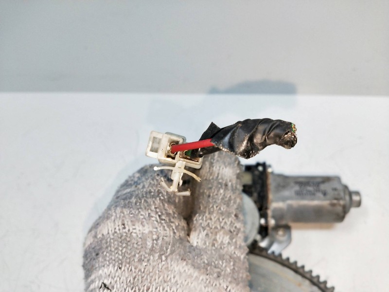 Recambio de elevalunas delantero derecho para mitsubishi l 200 (k6/7) referencia OEM IAM MR144596 AE2621003150 4P Recambio de elevalunas delantero derecho para mitsubishi l 200 (k6/7) referencia OEM IAM MR144596 AE2621003150 4P