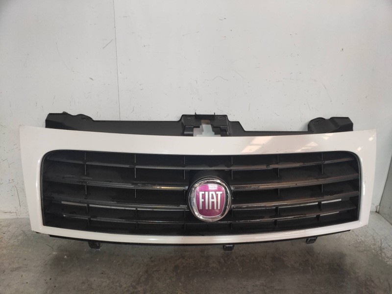 Recambio de rejilla delantera para fiat scudo combi (272) l1h1 120 multijet (5 pl.) referencia OEM IAM 1497652077  