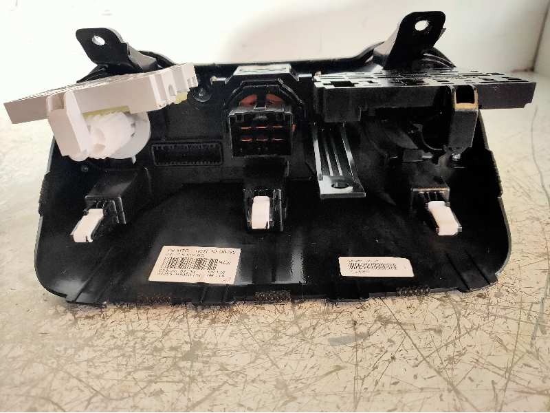 Recambio de mando calefaccion / aire acondicionado para kia stonic (ybcuv) concept referencia OEM IAM 8020NFH540 97250H8020 C200