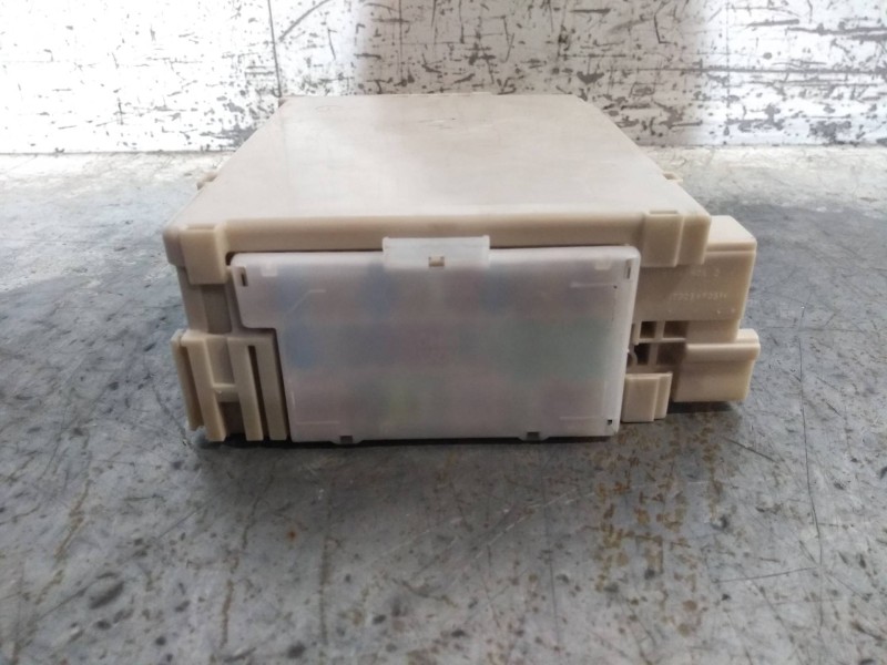 Recambio de caja reles / fusibles para citroen c1 urban ride referencia OEM IAM 827300H030A  