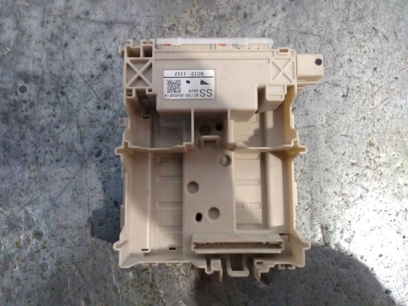 Recambio de caja reles / fusibles para citroen c1 urban ride referencia OEM IAM 827300H030A  