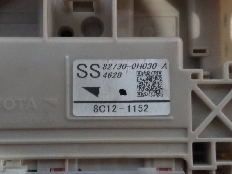 Recambio de caja reles / fusibles para citroen c1 urban ride referencia OEM IAM 827300H030A  