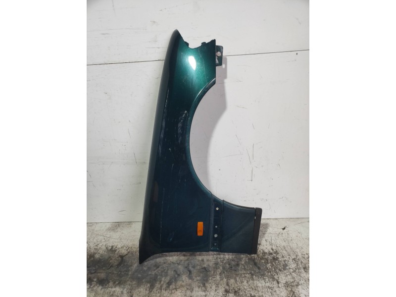 Recambio de aleta delantera derecha para mercedes clase c (w202) berlina 180 (202.018) referencia OEM IAM   