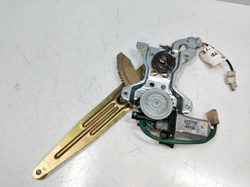 Recambio de elevalunas trasero izquierdo para mitsubishi l 200 (k6/7) referencia OEM IAM MR144537 0621006556 4P