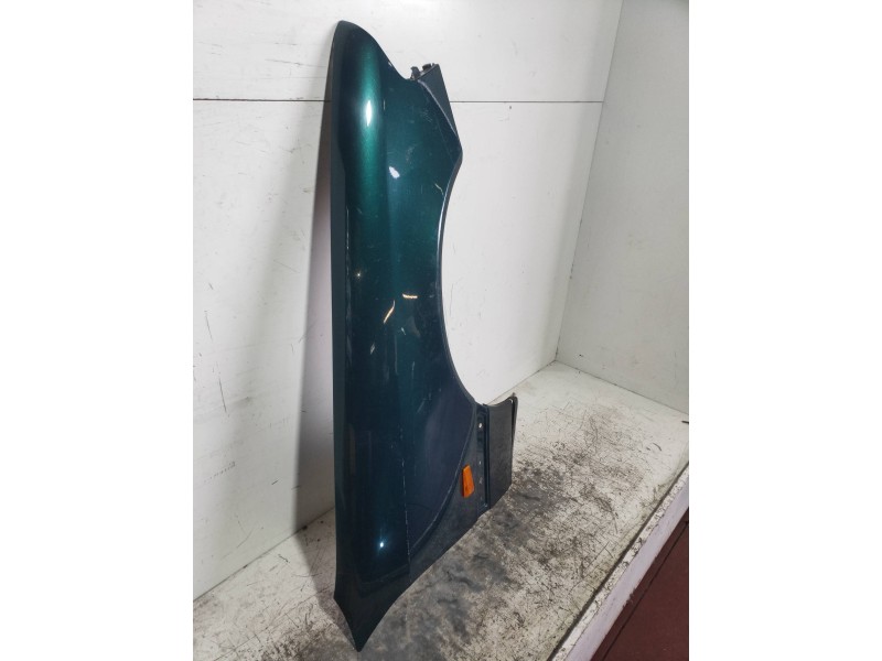 Recambio de aleta delantera derecha para mercedes clase c (w202) berlina 180 (202.018) referencia OEM IAM   