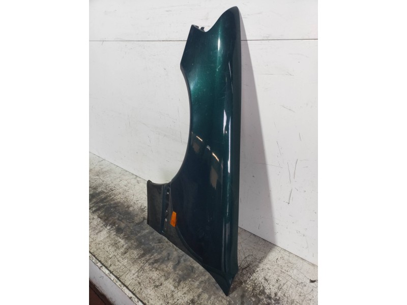 Recambio de aleta delantera izquierda para mercedes clase c (w202) berlina 180 (202.018) referencia OEM IAM   