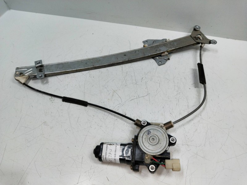 Recambio de elevalunas delantero derecho para mitsubishi montero (v60/v70) referencia OEM IAM MB517476 0621002793 3P Recambio de elevalunas delantero derecho para mitsubishi montero (v60/v70) referencia OEM IAM MB517476 0621002793 3P