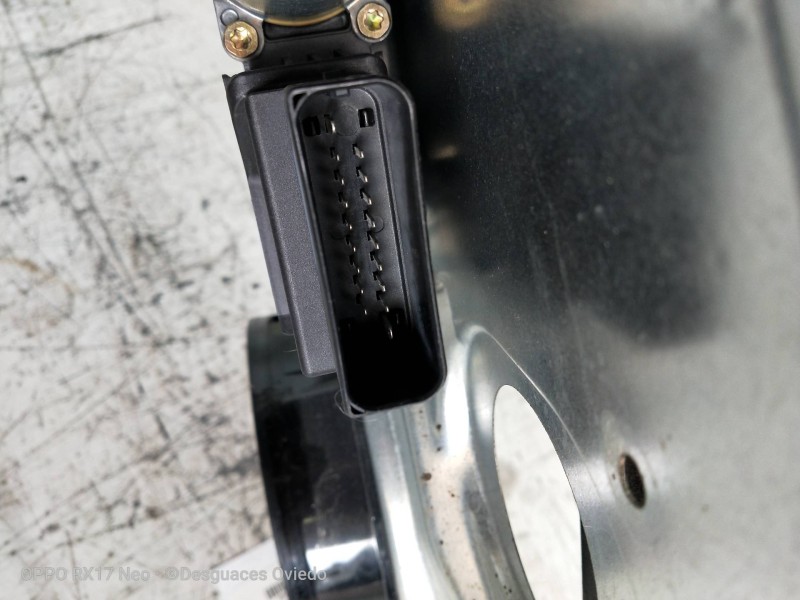 Recambio de elevalunas trasero derecho para volkswagen passat berlina (3b2) básico referencia OEM IAM 3B5839752  4P