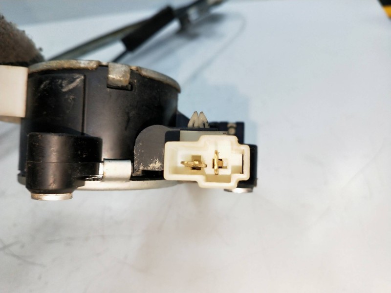 Recambio de elevalunas delantero derecho para mitsubishi montero (v60/v70) referencia OEM IAM MB517476 0621002793 3P Recambio de elevalunas delantero derecho para mitsubishi montero (v60/v70) referencia OEM IAM MB517476 0621002793 3P