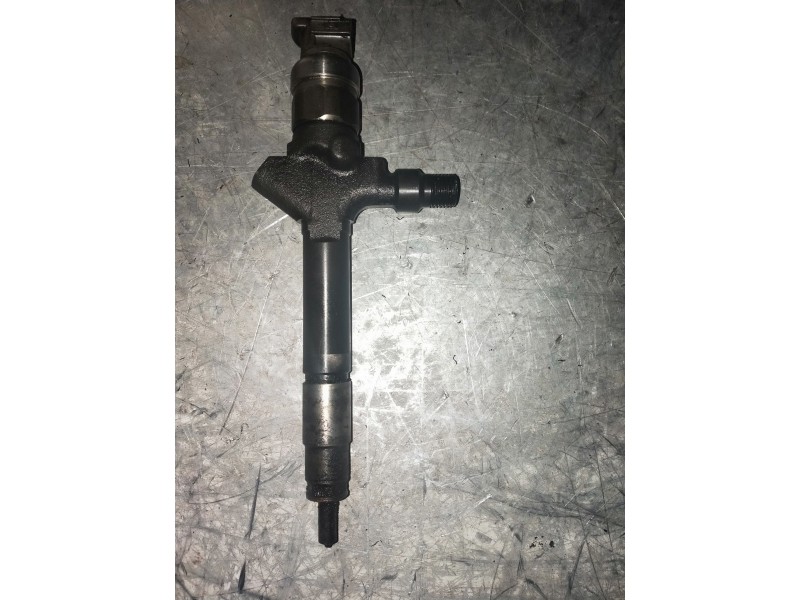 Recambio de inyector para mazda 6 berlina (gg) 2.0 diesel cat referencia OEM IAM 18211B00  