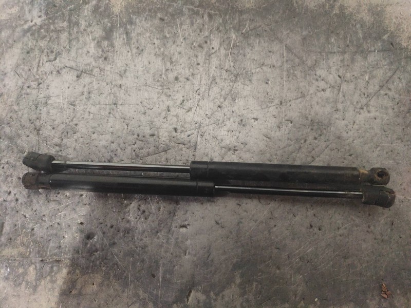 Recambio de amortiguadores capo para lancia thema gold referencia OEM IAM 55113776AA  