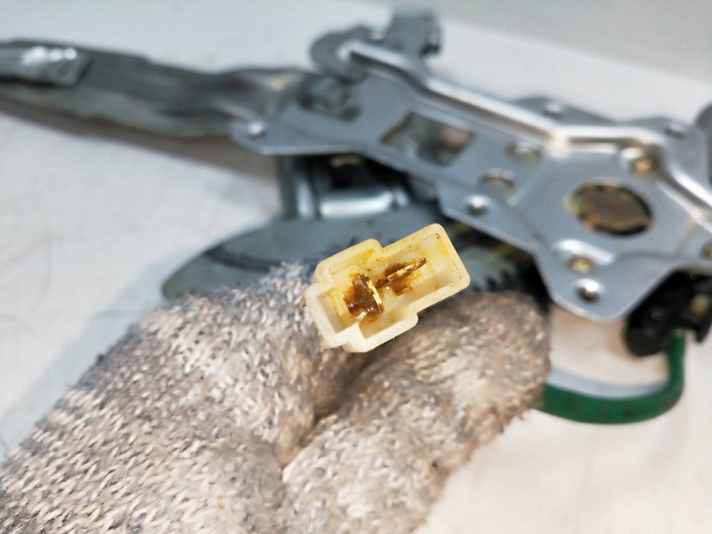 Recambio de elevalunas delantero derecho para mitsubishi montero sport (k90) 2.5 td cat referencia OEM IAM   5P