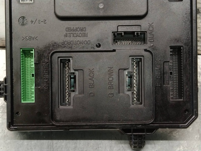 Recambio de modulo electronico para renault megane iii berlina 5 p dynamique referencia OEM IAM 284B15778R S180071101 