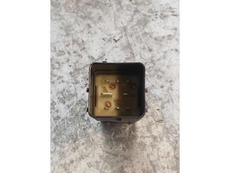 Recambio de caja precalentamiento para fiat scudo combi (272) l1h1 120 multijet (5 pl.) referencia OEM IAM 51252002 9640469680 