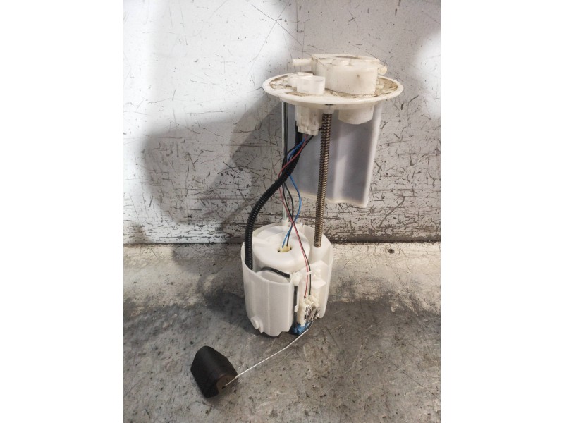 Recambio de bomba combustible para toyota yaris hsd active referencia OEM IAM 777040D090  