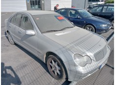 mercedes clase c (w203) berlina del año 2001