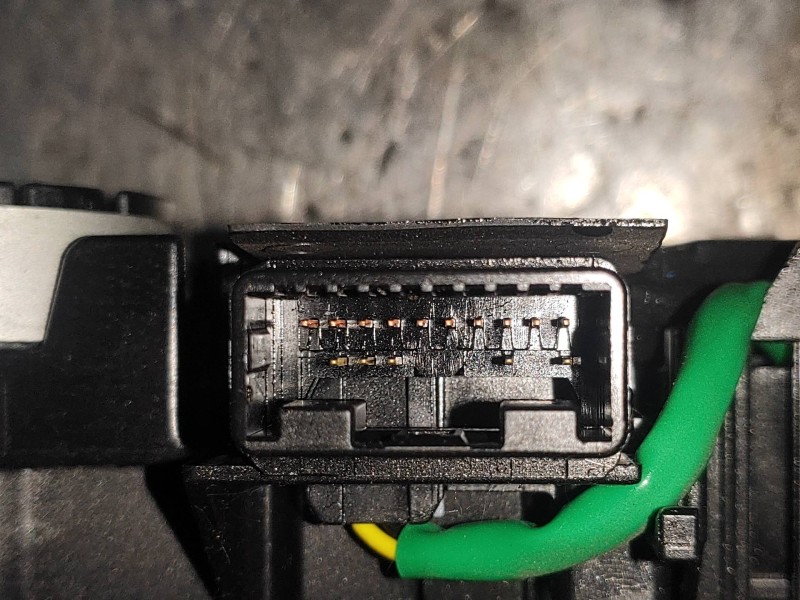 Recambio de mando luces para toyota yaris hsd active referencia OEM IAM 17F938  