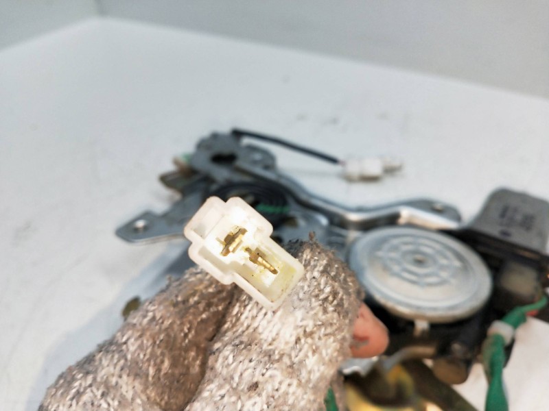 Recambio de elevalunas trasero izquierdo para mitsubishi montero sport (k90) referencia OEM IAM MR144537 0621006554 5P