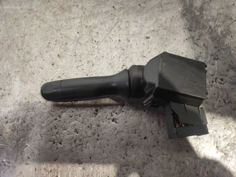 Recambio de mando limpia para toyota yaris hsd active referencia OEM IAM 17F904  