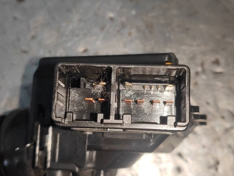 Recambio de mando limpia para toyota yaris hsd active referencia OEM IAM 17F904  