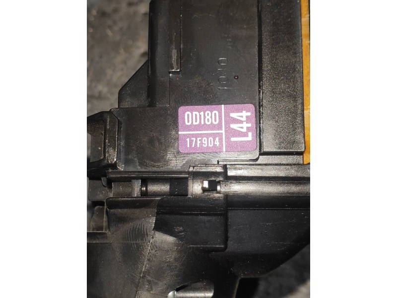 Recambio de mando limpia para toyota yaris hsd active referencia OEM IAM 17F904  