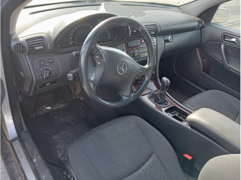 mercedes clase c (w203) berlina del año 2001
