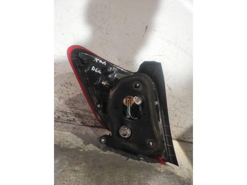 Recambio de piloto trasero derecho para toyota yaris hsd active referencia OEM IAM   