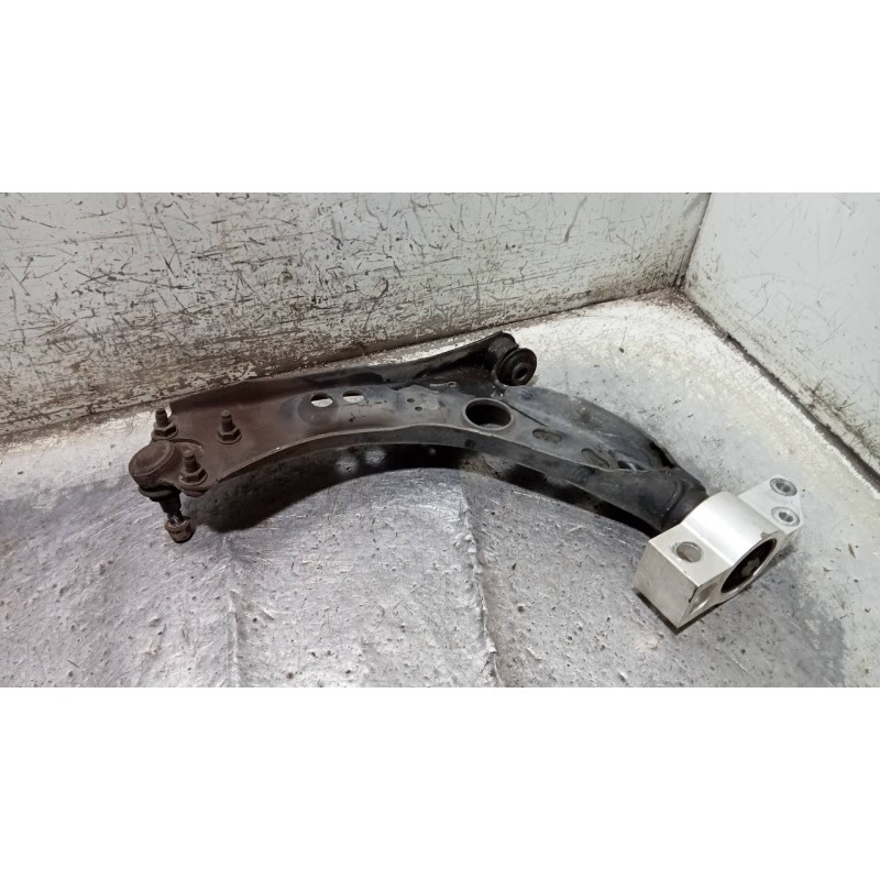 Recambio de brazo suspension inferior delantero derecho para volkswagen scirocco (137) 2.0 tdi (103kw) referencia OEM IAM   