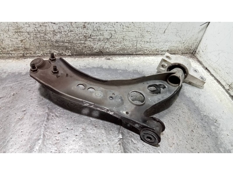 Recambio de brazo suspension inferior delantero izquierdo para volkswagen scirocco (137) 2.0 tdi (103kw) referencia OEM IAM   