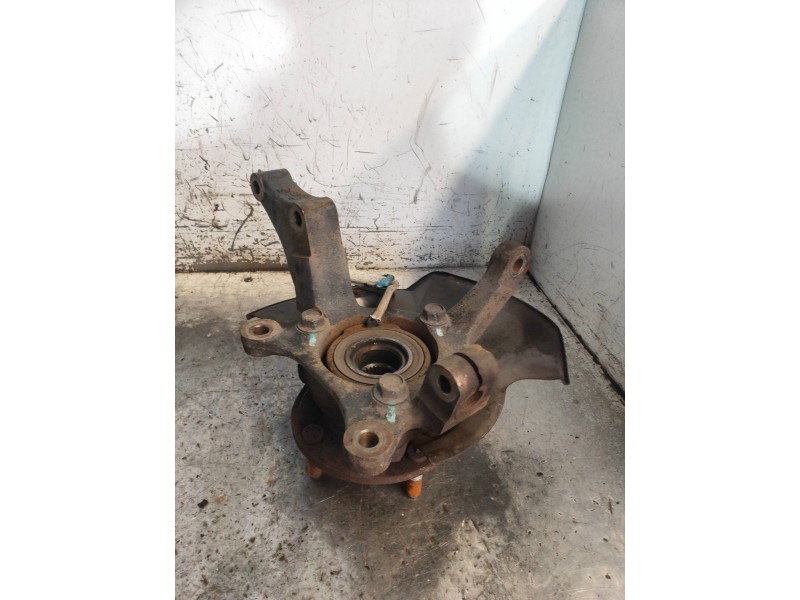 Recambio de mangueta delantera derecha para chevrolet evanda cdx referencia OEM IAM   