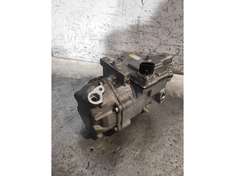 Recambio de compresor aire acondicionado para toyota yaris hsd active referencia OEM IAM 0422001041  