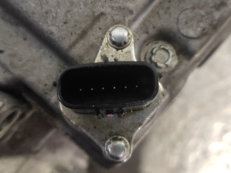 Recambio de compresor aire acondicionado para toyota yaris hsd active referencia OEM IAM 0422001041  