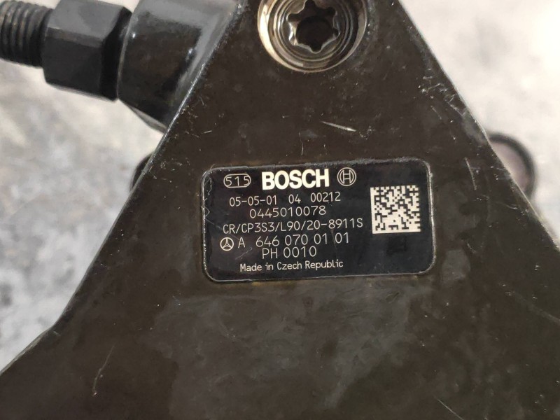 Recambio de bomba inyeccion para mercedes clase c (w203) sportcoupe c 200 cdi (la) (203.707) referencia OEM IAM 0445010078 A6460