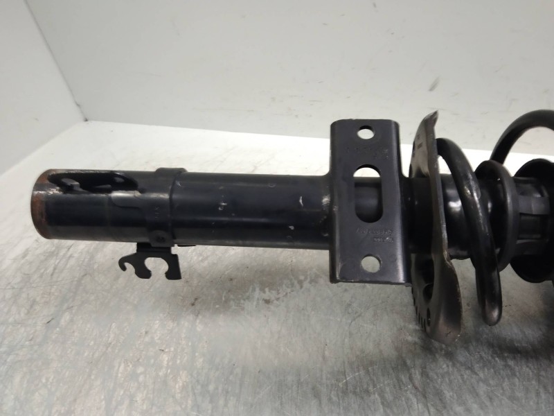 Recambio de amortiguador delantero derecho para volkswagen polo (6c1) trendline bluemotion referencia OEM IAM 6C0413031AH  
